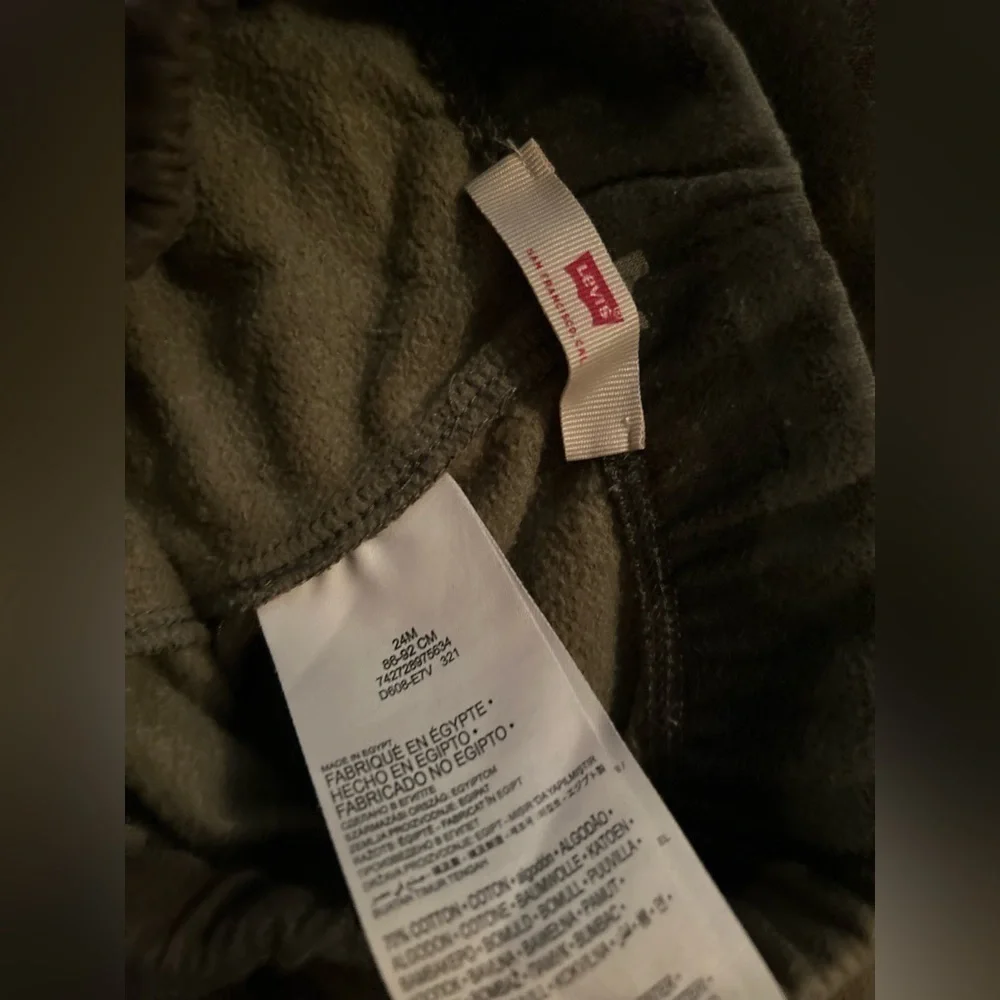 Levi’s camo sweatsuit, 24 months